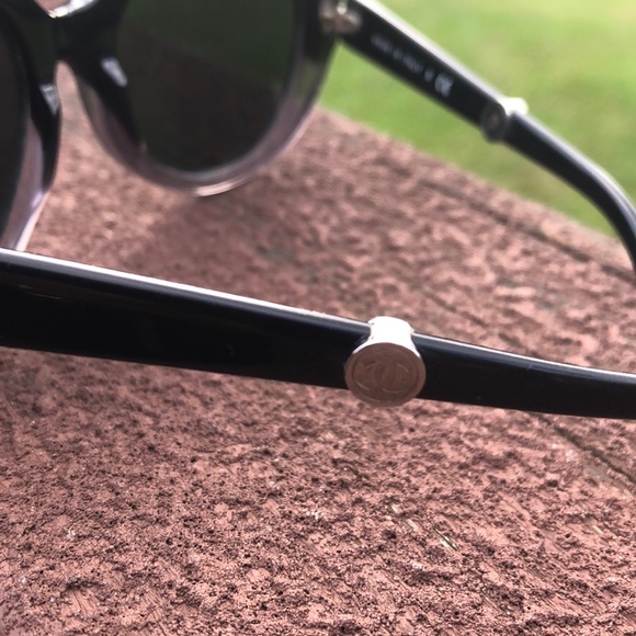Vintage Chanel Sunglasses - Picture 6 of 9